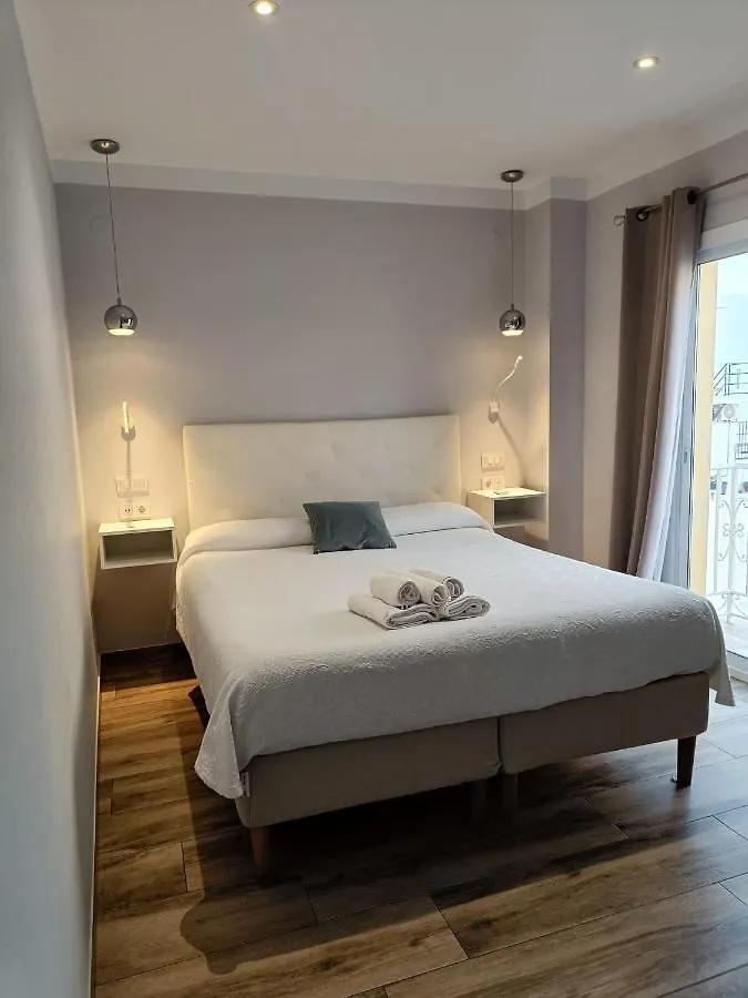 Hostal La Ermita Nerja 2*,