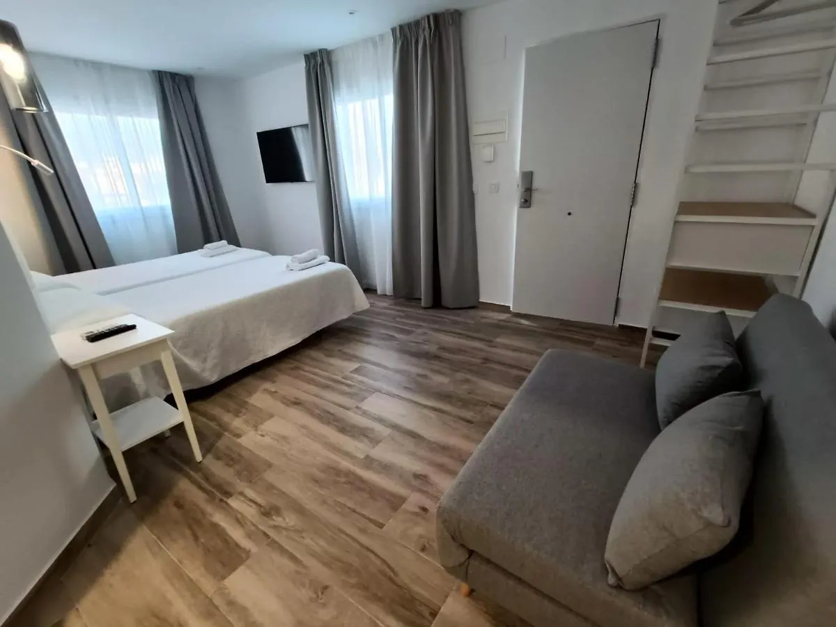 Hostal La Ermita Nerja 2*,