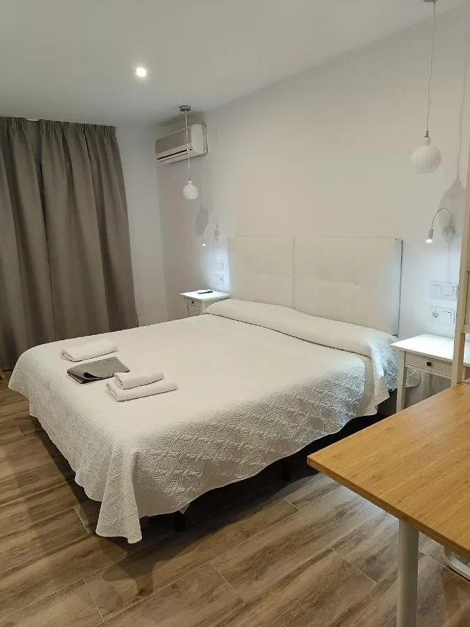 ** Konukevi Hostal La Ermita Nerja İspanya