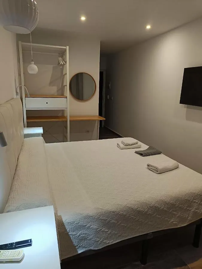 ** Konukevi Hostal La Ermita Nerja İspanya